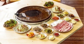 [맛집로드] 함양 ‘지리산 마천 흑돼지촌’에서 깊어가는 가을 정취 ‘맛’보다