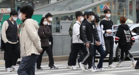 위드코로나 첫날, 감염재생산지수 다시 1 넘었다… 우려 속 비상대책은?