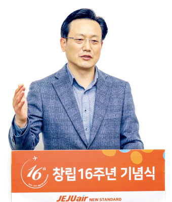 [CEO포커스] 김이배 제주항공 대표, ‘유증’ 훈풍 타고 동남아 날갯짓 할까