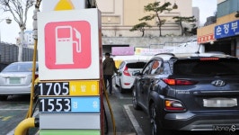 [머니S포토] 알뜰주유소로 몰린 차량들