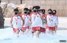 [머니S포토] 훈련 준비하는 라이프가드