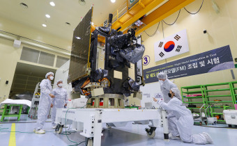 한국 최초 달 탐사선 '다누리' 발사 준비 완료… 우주 강국 도약 기대