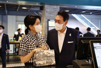 윤 대통령 부부, 일요일 오후 영화관서 '브로커' 관람