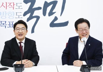 [머니S포토] 野 이재명, 與 권성동 첫 회동... 종부세·예산안 '의견 충돌'