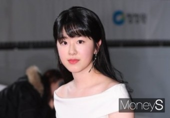 '학폭 논란' 박혜수… BIFF '너와 나'로 복귀 신호탄