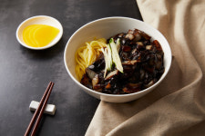 자장면 가장 많이 올랐다… 김밥·칼국수·떡볶이도 11%대 상승