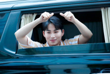 모코이엔티 김희재 출연료 가압류vs 초록뱀 악의적 자료 강경대응