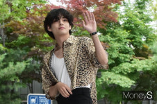 96주 연속 1위 일본 사로잡은 BTS 뷔… 열도는 태형 앓이 중