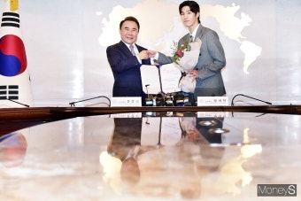 [머니S포토] 빙상연맹, ISU 세계쇼트트랙 선수권 대회 '황대헌' 홍보대사 위촉