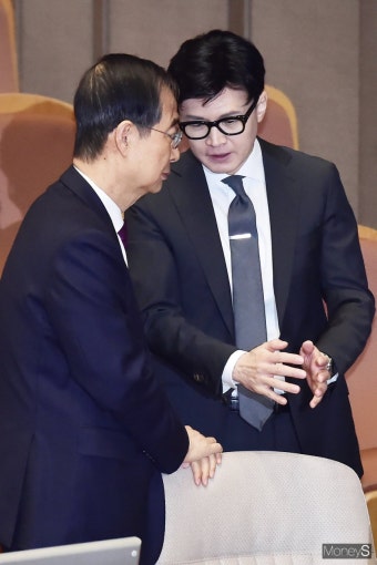 [머니S포토] 野 교섭단체 연설 경청차 국회 출석한 한덕수·한동훈