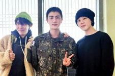 와! 진이다… 방탄소년단 진, 조교 목격담 화제