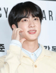 휴가 나온 방탄소년단 진… 10분 먼저 감