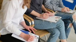 보도방 근무 불법체류 외국인의 가짜 난민신청 업무대행한 30대 유죄