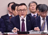 [머니S포토] 황주호 스페인 오아시스 태양광 사업, 타당성 없다 판단 접은 사업…매몰비용 14억 발생