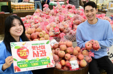 농협유통, 우박 맞은 사과 정상 상품 대비 최대 50% 할인