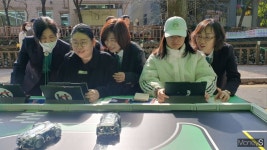 [머니S포토]KT, 청소년 AI 자율주행 코딩 체험 한마당