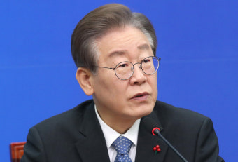 이재명, 尹 당무 개입 논란에… 