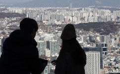집값 바닥론에 잡히지 않는 가계빚… 한은 DSR 적용 범위 넓혀야