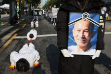 분신 택시기사 협박 혐의… 운수회사 대표 사망에 책임 없다