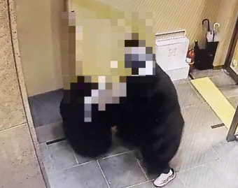 '배현진 습격' 중학생 주거지 압수수색… 휴대폰·노트북 포렌식