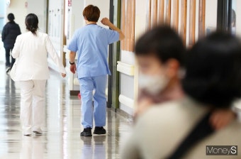 [머니S포토] 전공의 집단이탈 이틀째… 소아과 등 필수의료분야 인력부족