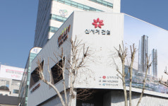 신세계건설, PF 보증 2000억원 추가… 그룹 지원 절실