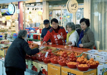 권영진 두류관광특구 연계해 전통시장 등 살릴 것