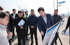 이상일, SK하이닉스 팹 착공 앞두고 보개원삼로 확장 공사 현장 점검