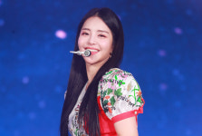 수만번 고민했다… 유정, 브브걸 탈퇴 속 ♥이규한 응원