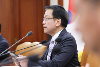 한국 지방 자치 단체, 탄핵 혼란 속 민생안정 대응에 총력 (86자)