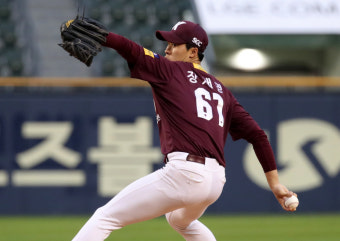 '9억팔' 장재영, 투수 접는다… 타자로 '새 출발'