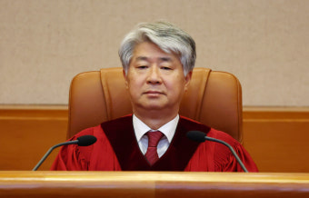 '친족상도례' 헌법불합치… 헌재, 형법 제정 71년 만에 결정(상보)