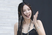 스태프 면전서 흡연을?… 제니 