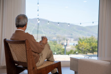 중년 8명 중 1명 가족돌봄 부담 높고 노후 준비 못해