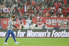 '우~ 나가!' 야유 사라진 경기장… 홍명보 