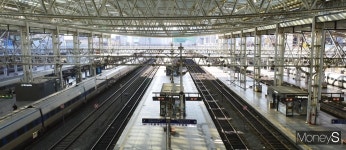 [머니S포토] 철도노조 파업, 열차 파행 운행에 이용객 불편 불가피