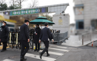 경찰, 대통령실 압수수색 결국 무산되나… 경호처와 6시간째 대치