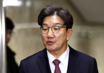 '친윤계' 권성동, 원내대표 당선 직후 윤 대통령과 전화 통화 나눠