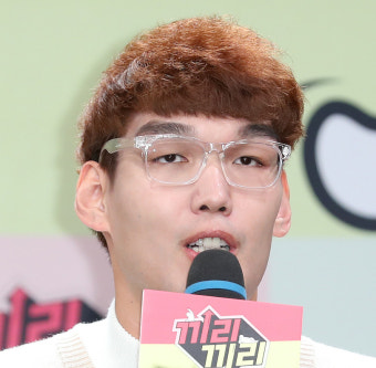 농구선수 출신 하승진, 모친상… 