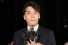 XX 예쁜 여자랑 도둑처럼… 승리, 뼈해장국집서 포착
