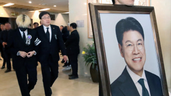 영면 든 장제원, 발인 엄수… 실로암공원묘원 안치