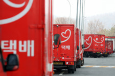 FI 엑시트·지주 현금통로… 롯데글로벌로지스 IPO, 남는 게 없어