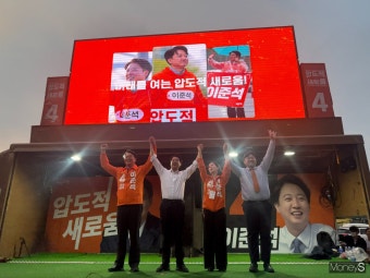 중도·중산층 결집 노리는 이준석 