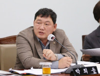 [이게 뭡니까] 부산 어린이대공원 화장실이 아직도 재래식이라니…