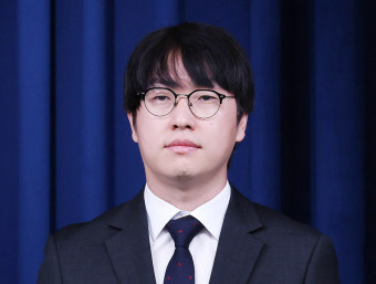 77년생 하정우 AI 수석, '소버린 AI' 내세운 전략가