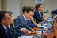 이 대통령, 국무회의 주재… '소상공인법 시행령 개정안' 등 19건 심의