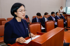 이 대통령, 한성숙 중소벤처기업부 장관 임명안 재가