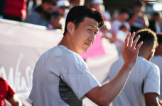 '환상 프리킥' 손흥민, 2연속 베스트 11… 최고의 골 후보도 올라