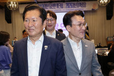 호남 파고든 정청래 vs 이재명 대통령 보폭 맞추는 김민석…당권 경쟁 후끈