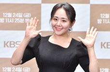 '국민 여동생' 문근영, 7세 연상 뮤지컬 배우와 '극비 결혼'…품절녀 됐다